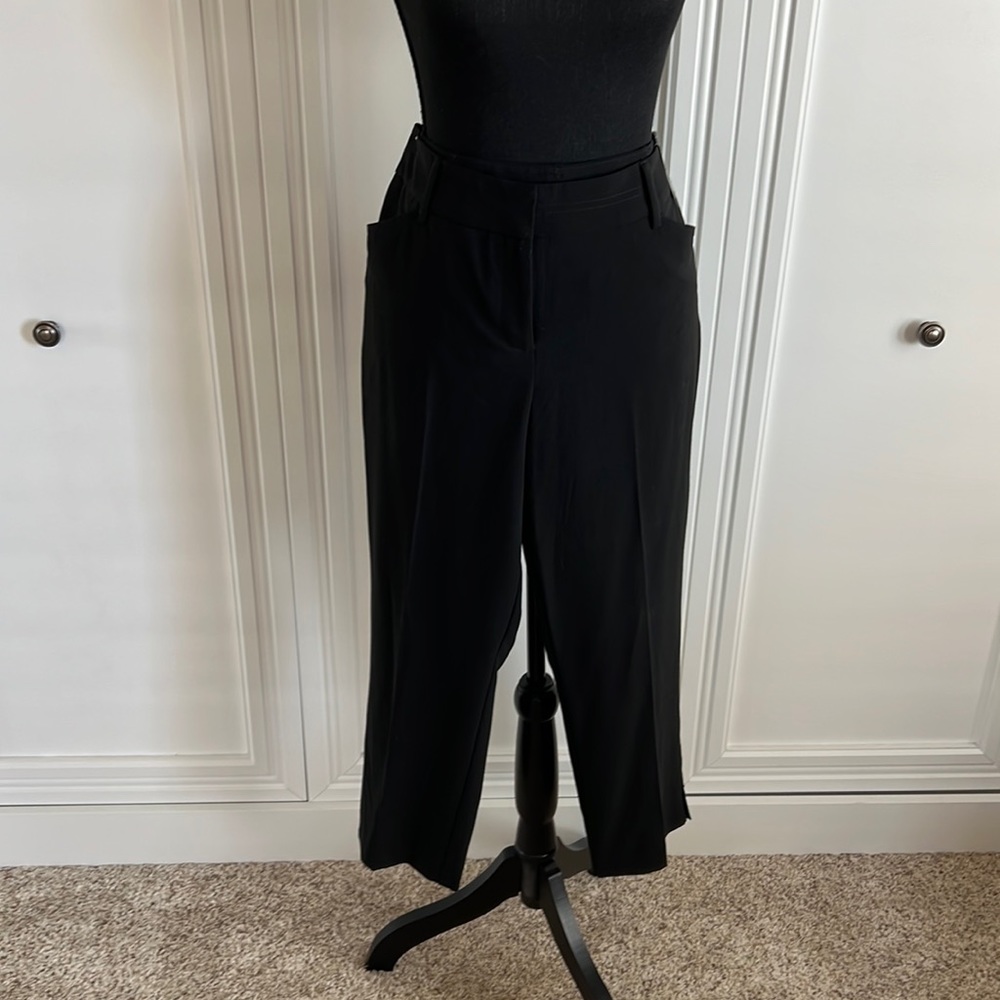 Black New York and Company Seventh Avenue Design Studio Signature Fit Capris